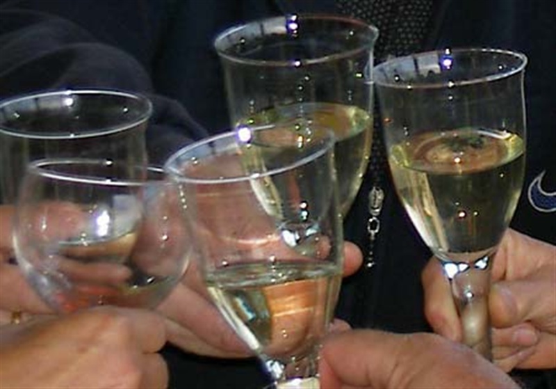 … dazu guter Wein aus umliegenden Bodegas – Foto 1